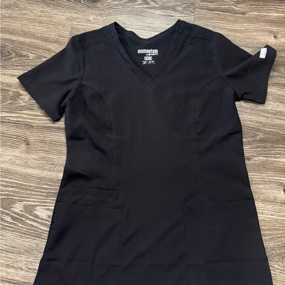 Momentum Maevn Black Short Sleeve Women's Top